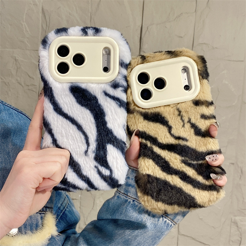 豪華なゼブラ柄ふわふわプラッシュスマホケース iPhone  - Phone Cases For Iphone 17 のレビューと価格
