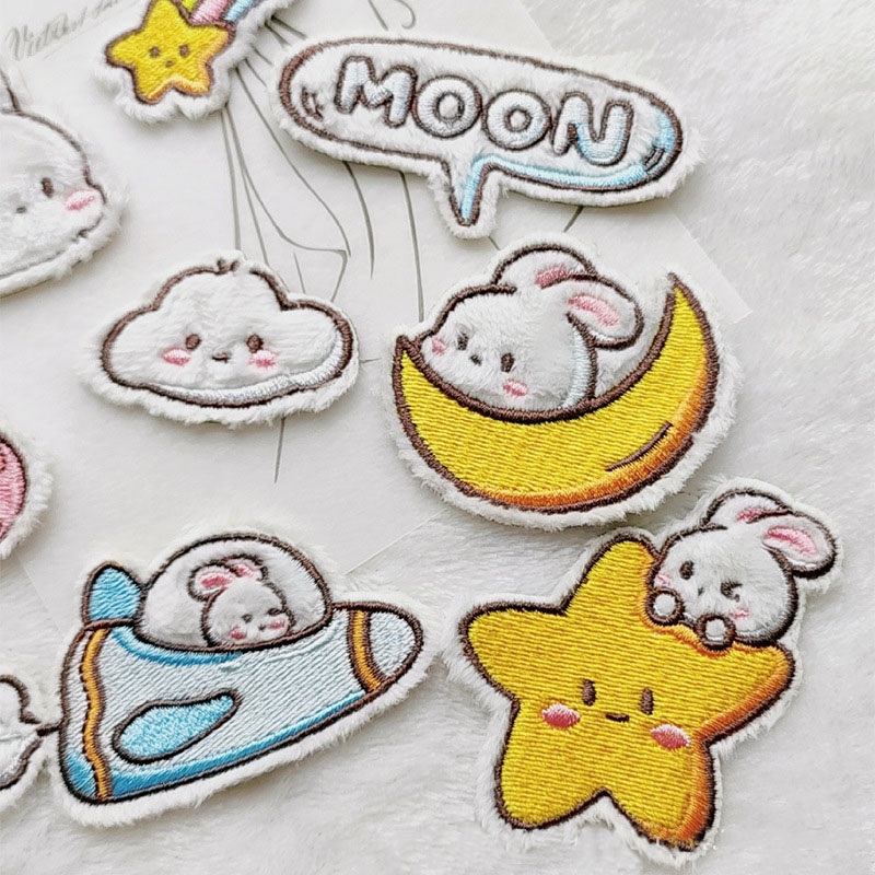 子供のための漫画の動物の絵のパッチ,自己粘着性の刺繍パッチ, - Phone Cases The Dairy のレビューと価格
