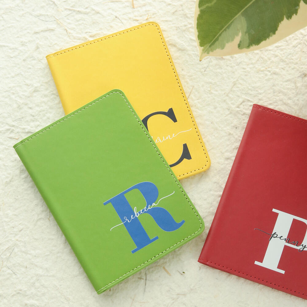 カスタムイニシャル＆名前入りパスポートカバー　名入れカスタム - Monogram Custom Case のレビューと価格